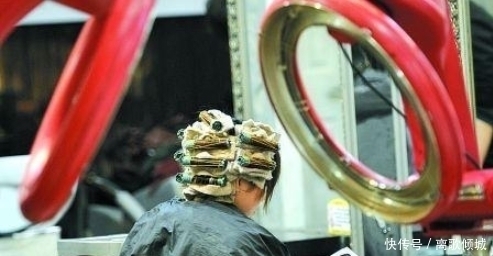 王女士|女子去烫发,烫完心仪“小波浪”变大妈,造型师:你本来就不适合