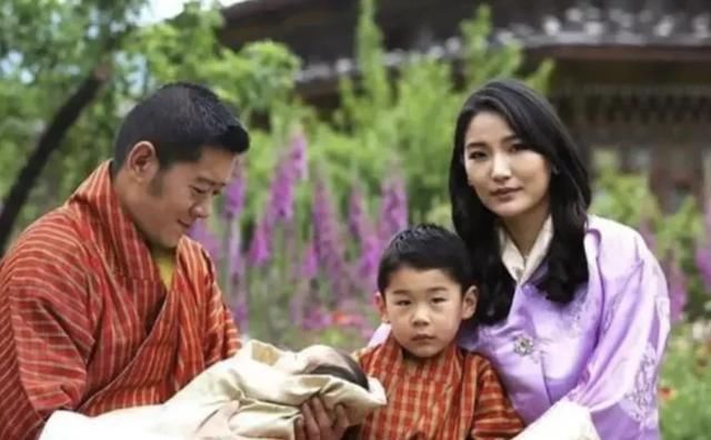 新娘|神秘不丹王室最帅国王迎娶平民新娘,7岁时一见钟情……