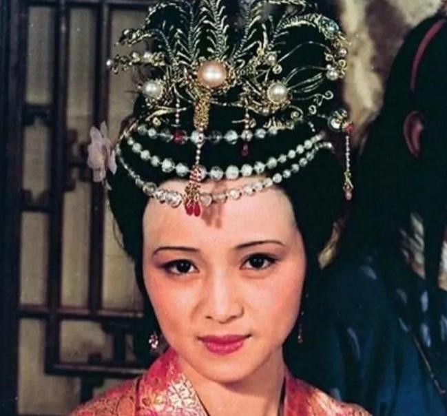 荣国府&王熙凤顺利协理宁国府,是贾珍为了掩盖秦可卿的死因,设的一个局