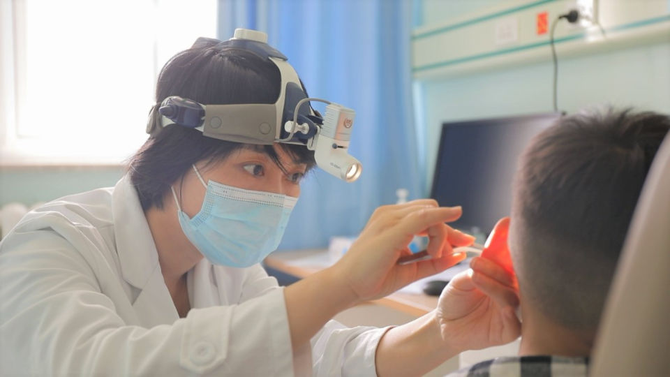 感音神经性耳聋|跟人聊天老需要别人重复，小心听力下降