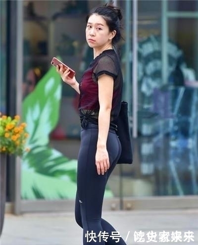 街拍柔美娇俏的小姐姐,仙女般的气质,哪一位最美