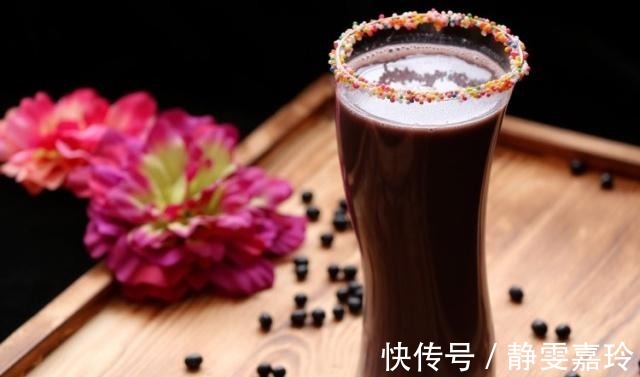 乌黑|女性朋友想要有一头乌黑亮丽的头发，不妨常用这“三黑”打浆来喝