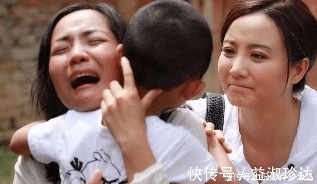 孩子|人贩子当众抱娃,反咬孩子妈是人贩子,宝妈聪明的做法救了娃