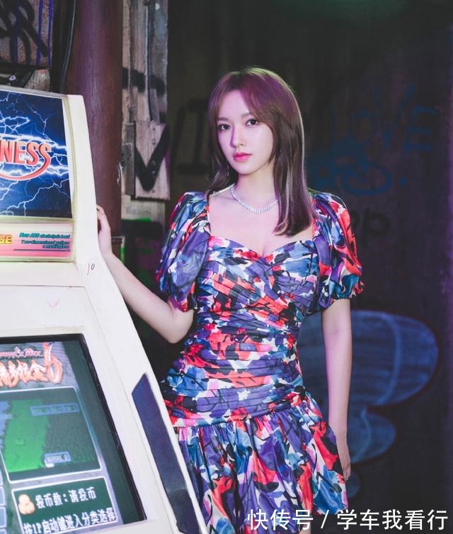 裙摆|程潇没了铁刘海更时髦,配泡泡袖连衣裙,像漫画中走出的小公主!