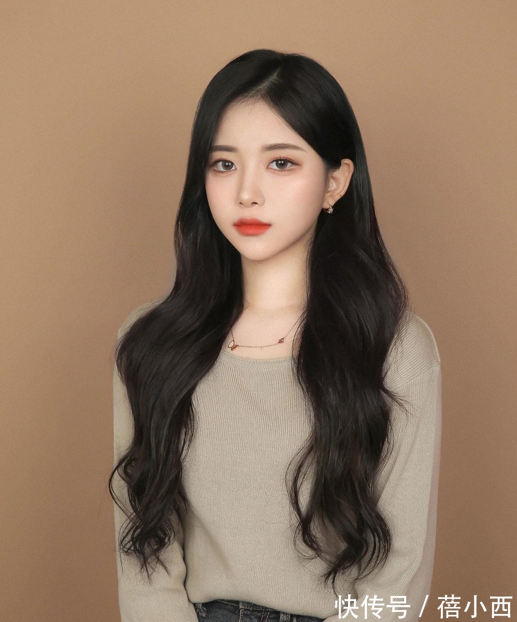 减龄|入秋打扮选对发型比长相重要,这3款卷发正流行,减龄还显脸小