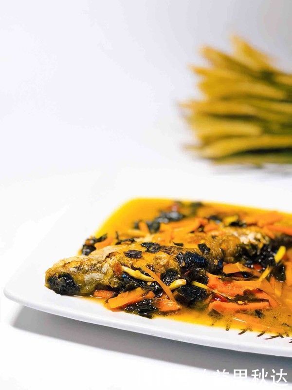 烧鱼,加醋去腥就废了,正确的是放“它”,上桌就扫光