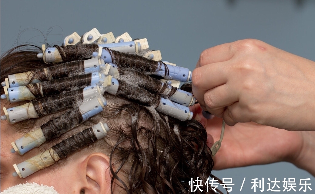 恢复 烫发多长时间可以恢复直发?除了软化洗直外,再也无法恢复原样了