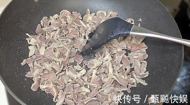 诀窍|鸡胗好吃有诀窍，吃起来脆爽滑嫩，简单又家常！