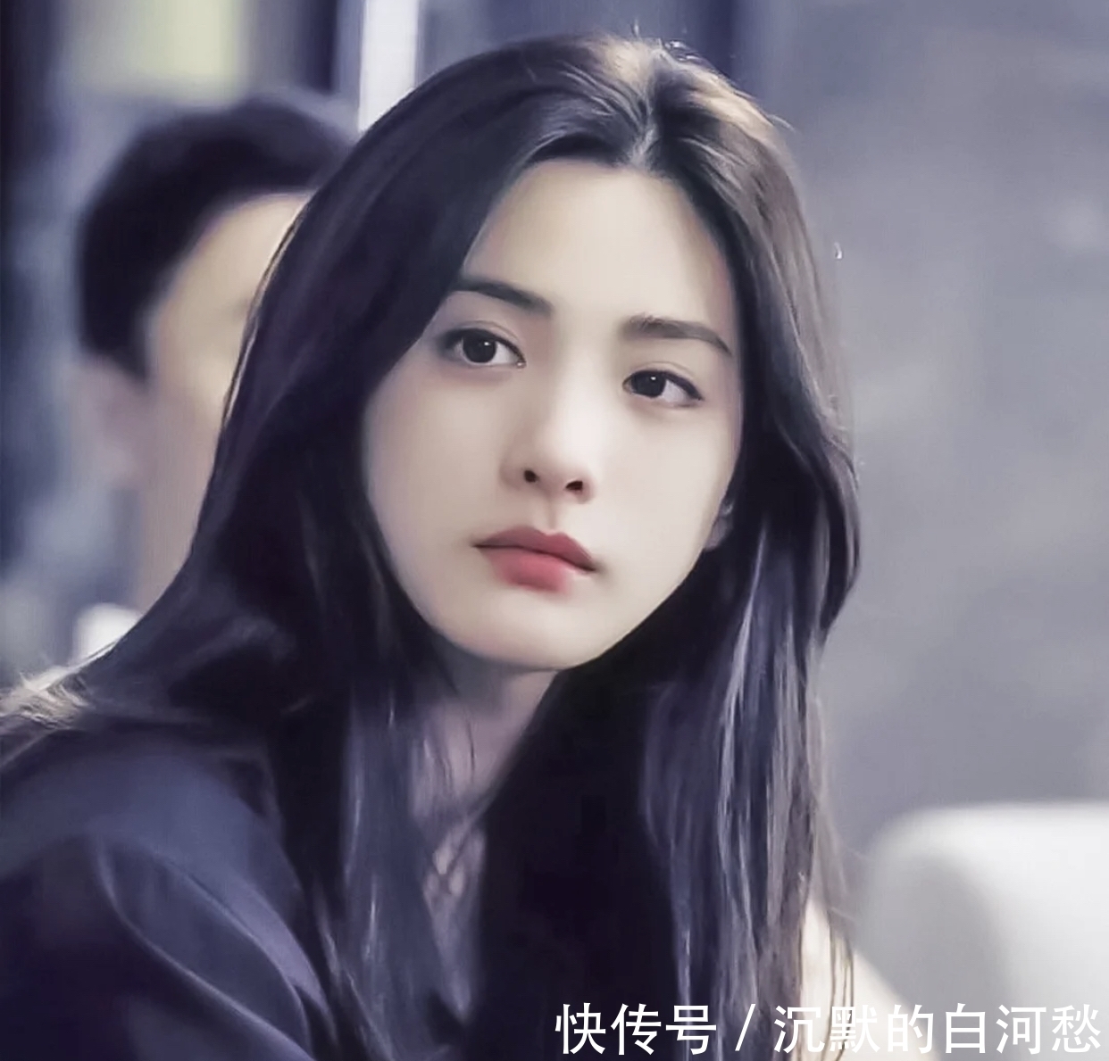 锁骨|你适合长发还是短发?有锁骨长发更美,下颚线明显别留短发!