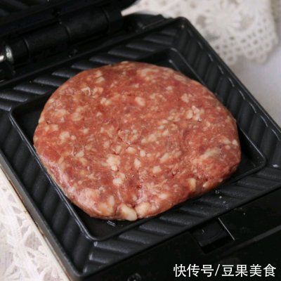 黄瓜|超扎实超满足的黄瓜牛肉饼芝士米汉堡