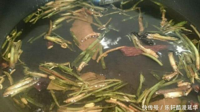 油辣子不是只放油这么简单,少了这几样,难怪油辣子只辣不香!