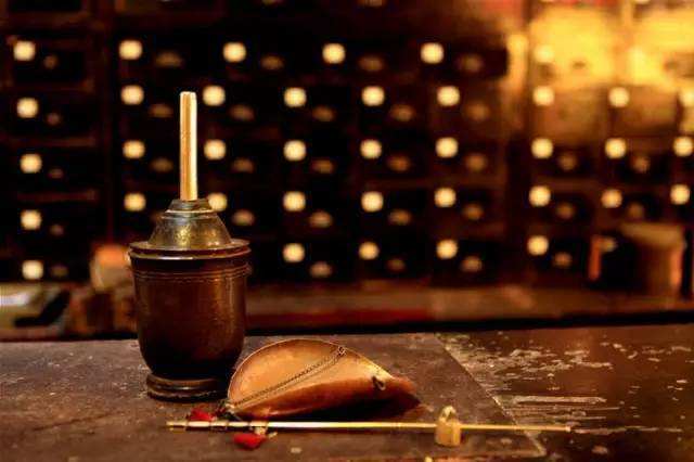 通病|“上实下虚”，是当代人通病！一味药小方，降火，强膝，专治此病