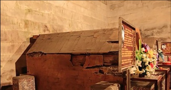 荒野|文物被丢弃荒野,康熙睡觉都抱着的宝物“九龙杯”,如今身在何处?