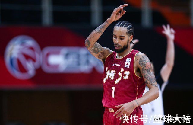 李根|北控小外援正式抵达国内!两位前国手也复出,马布里开始大展身手