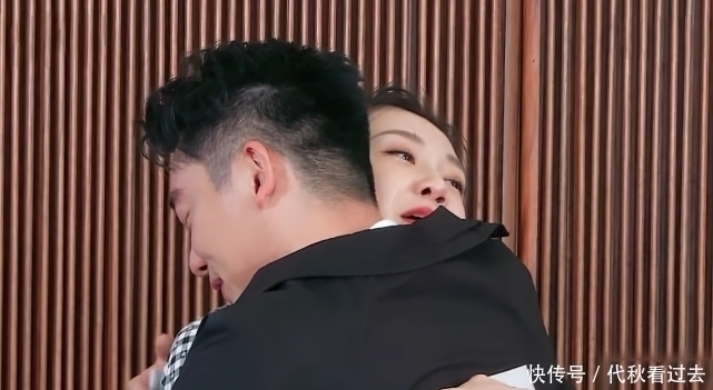 苗苗只顾着秀婚戒,不小心说漏与郑恺真实关系,baby反应成亮点