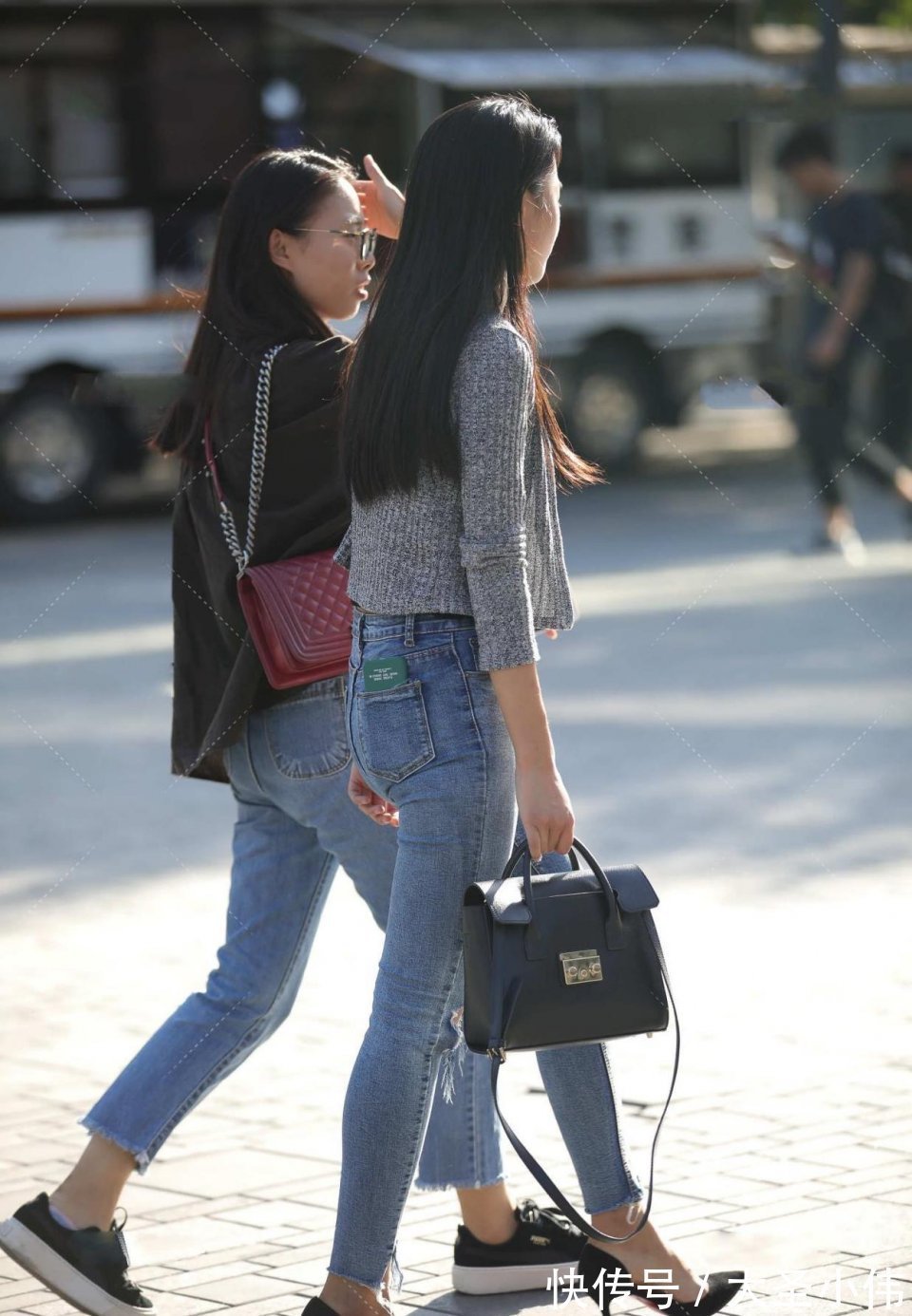 美女|美女街拍:霸道总裁,你喜欢这样的小姐姐吗?反正我爸爸看了以后好喜欢