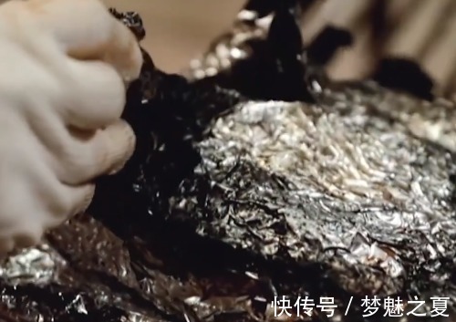 翻车|黄磊做饭翻车了?精心制作的叫花鸡翻开后,维嘉面露难色不敢吃