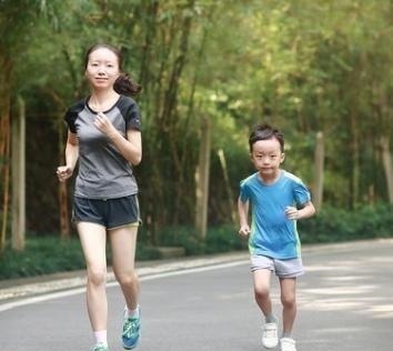 孩童时期|孩童时期,一定要让孩子吃这4种苦,他会在以后的道路走的更远