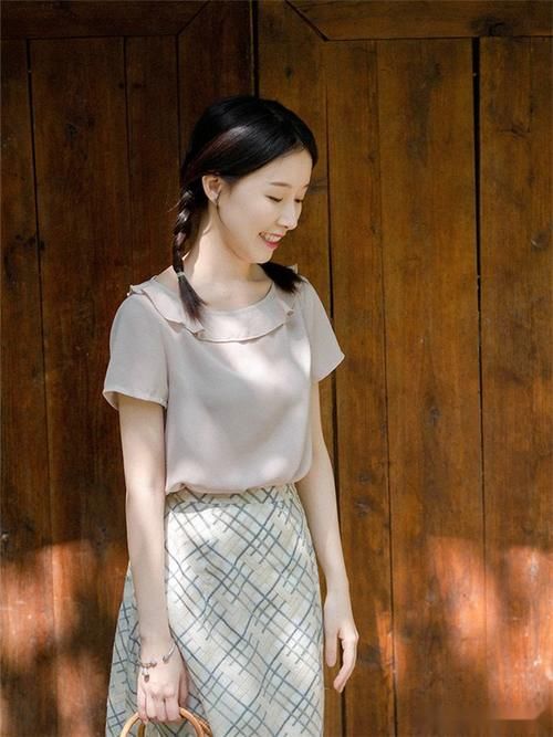 平胸穿不出女人味？别苦恼，让时髦精教你小技巧