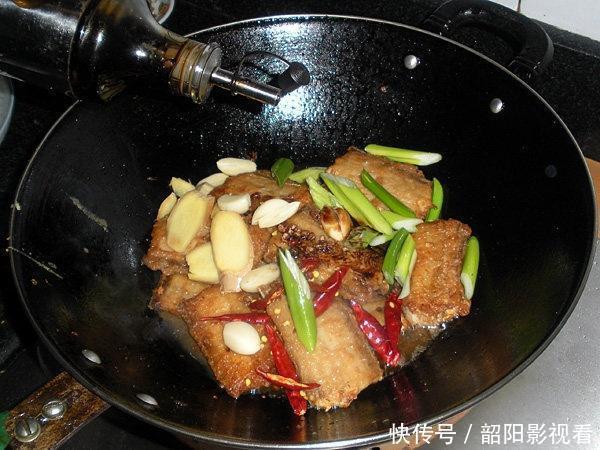 好吃|带鱼最好吃的做法,简单又不腥,吃一口满嘴香,比红烧带鱼还美味
