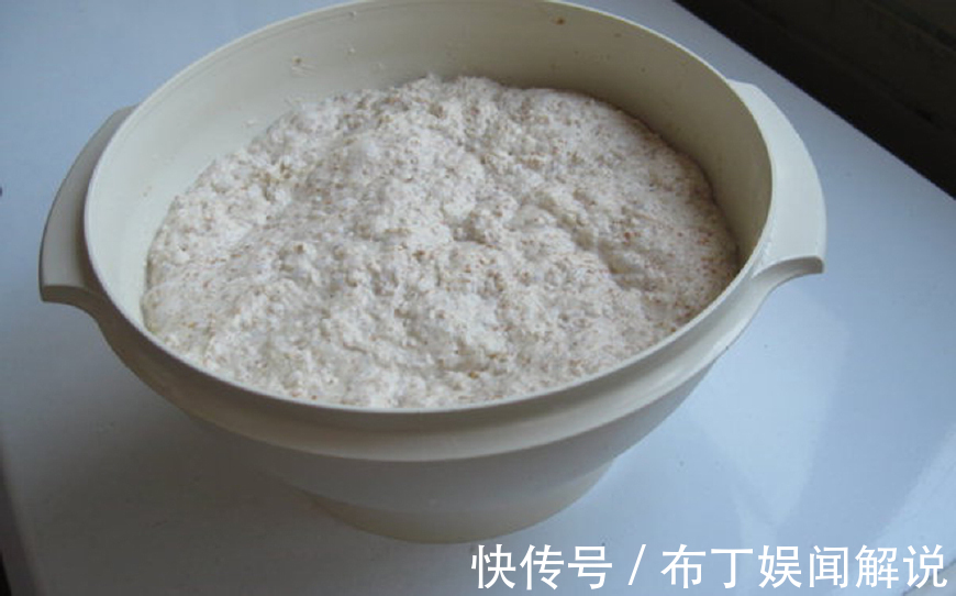 面包|早餐,别再做面饼了,试试这面包,咬一口满嘴喷香,家人都爱吃!