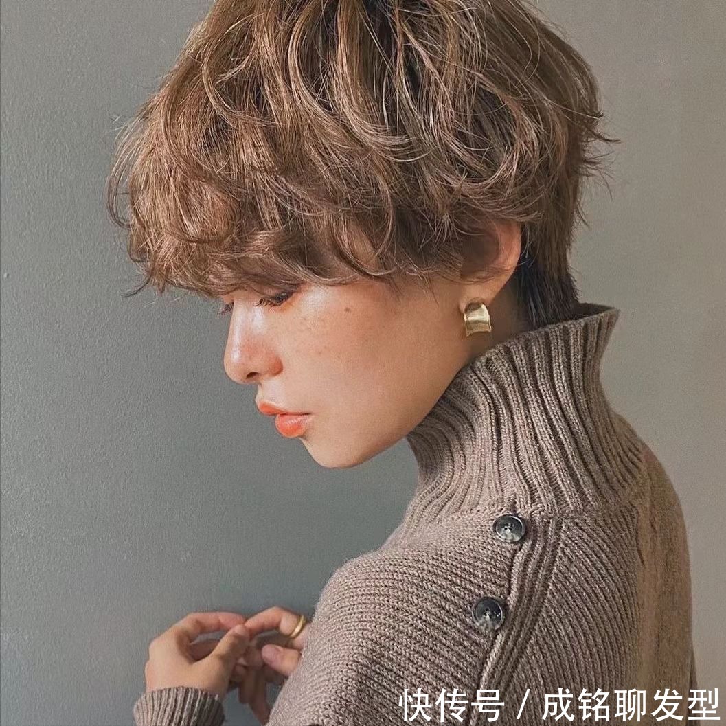 发质|甜酷的短卷发有多美,小姐姐一发多变诠释别样的美感,拉风又吸睛