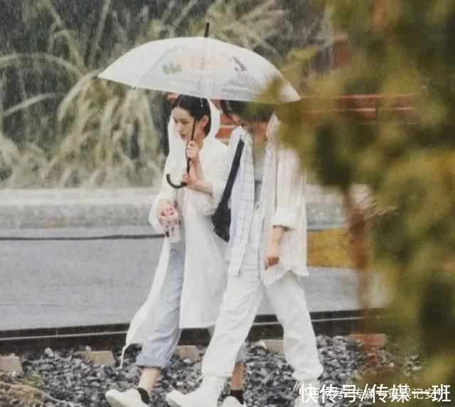 周也|“二公主”第一波热搜来袭，和周也炒姐妹情深，粉丝却争议四起?