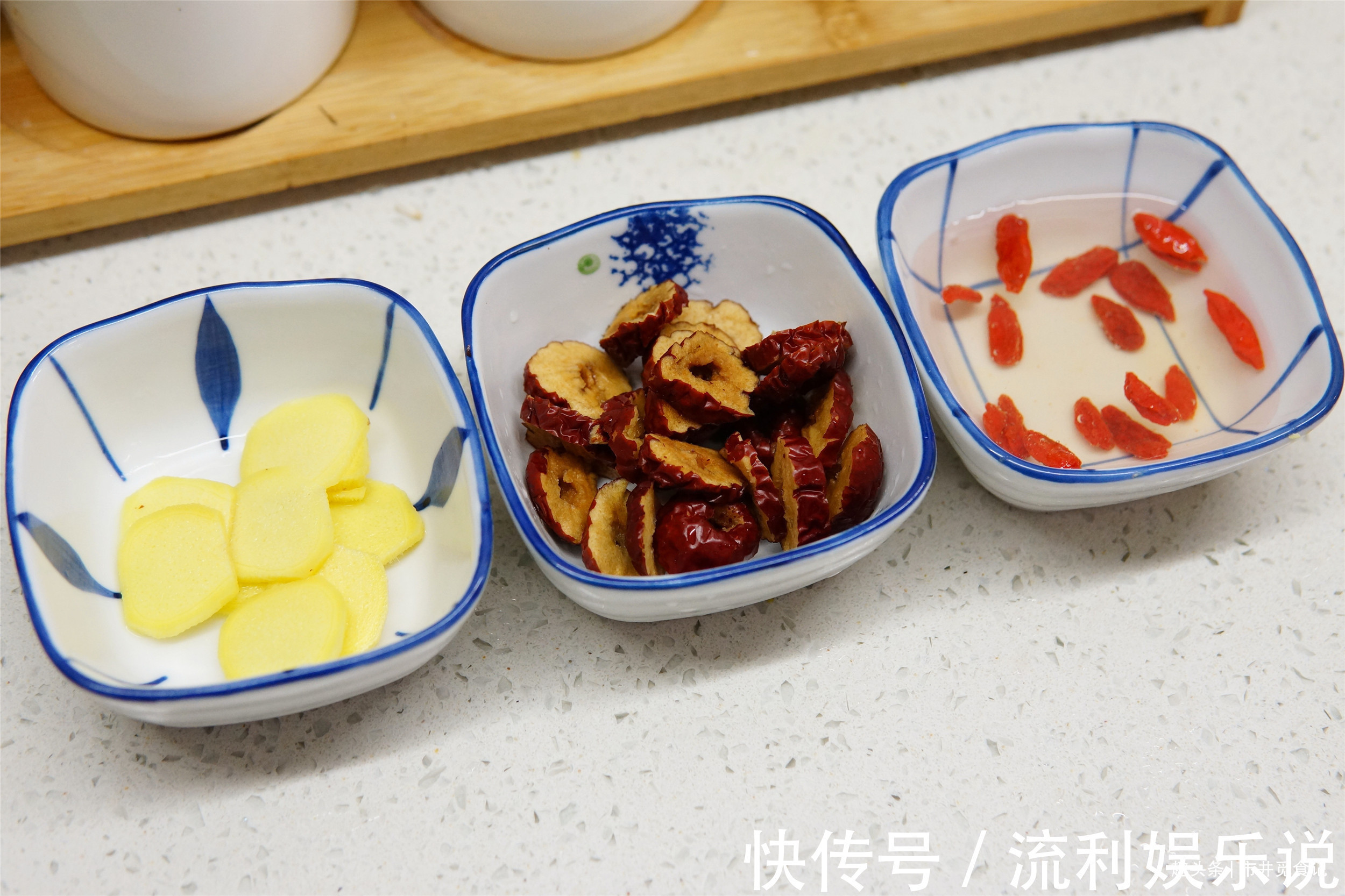 春天，用苹果和红枣一起煮，我家每周喝几回，好多人不知道有啥用