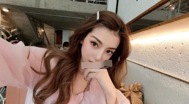 心动的信号：女四晒旅游照，好友评论区却意外暴露了男友，没想到是他