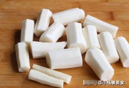 春夏时节来碗汤，滋补玉米与排骨相互碰撞，别有一番风味