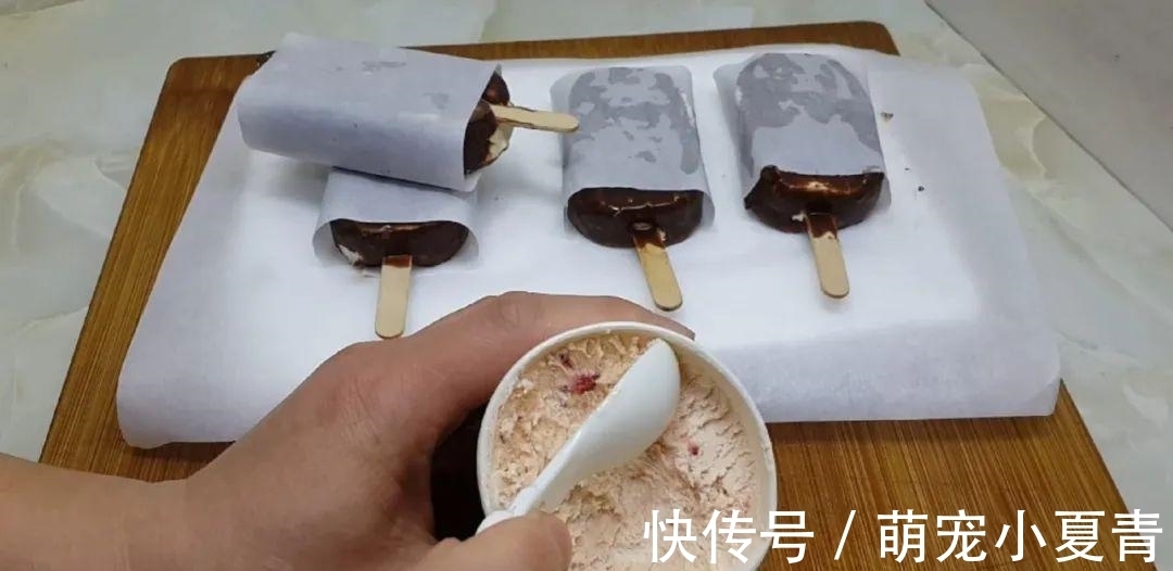 4个鸡蛋，1袋牛奶，冰箱里一放，做出特色雪花，吃过就念念不忘