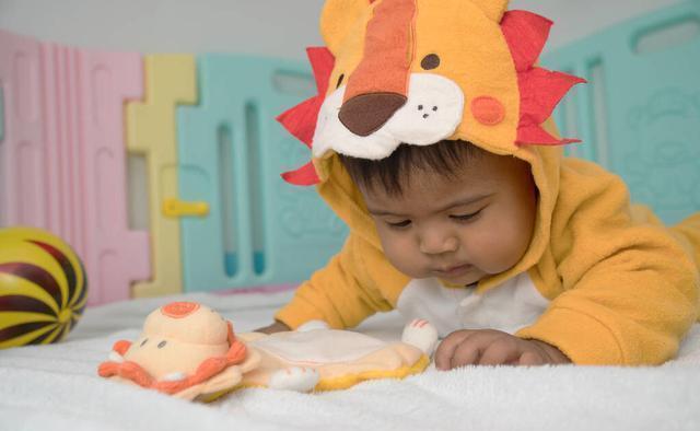 父母们|长牙期除了补钙,3种营养也很重要,辅食安排好宝宝牙齿长得好