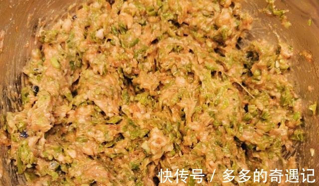 冬天天冷,少吃白菜萝卜,用它包饺子吃,营养极高,太香了!
