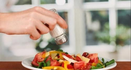 50岁后，“面部”出现3个异常，可能是脑出血要发生，希望你没有