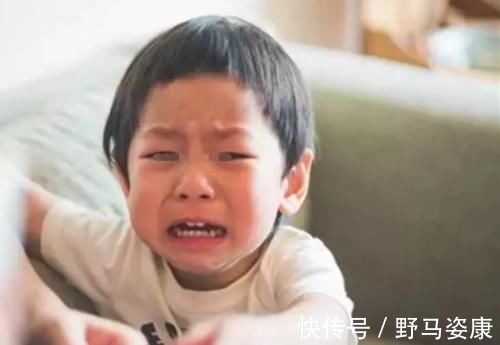 小喆|孩子经常熬到夜里10点以后睡,白天犯困事小,4个影响对娃不利