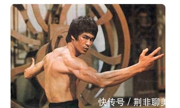 富贵浮云|李小龙有多强悍?体脂仅3%,后背练出“圣诞树”普通人很难达到