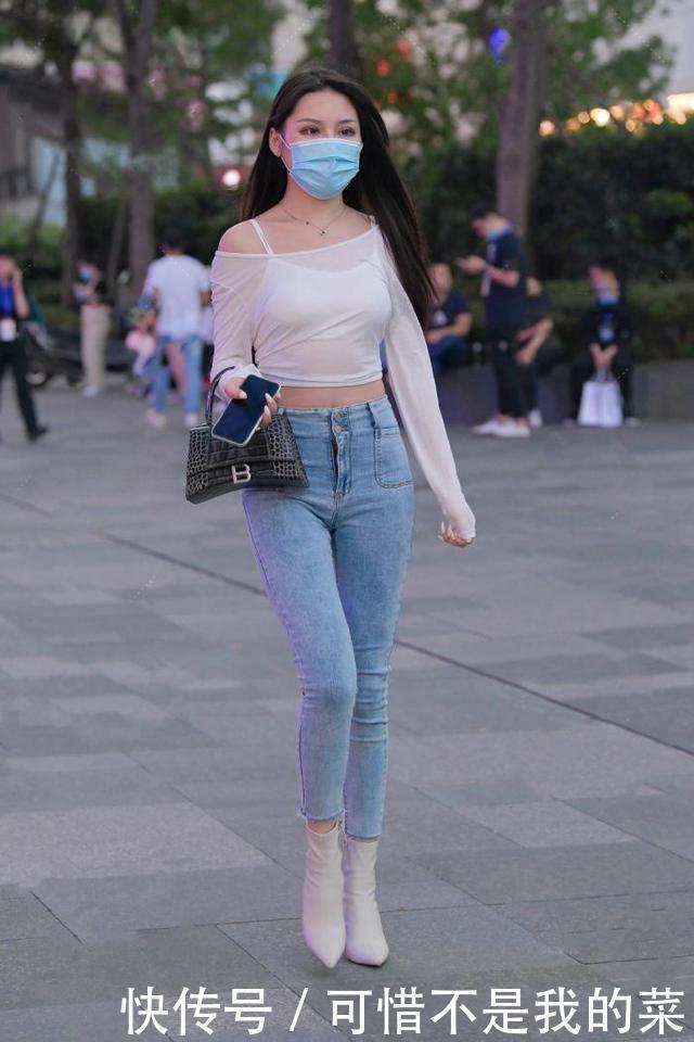 裤型 牛仔裤款式多样,只有选择有设计感的裤型,才能美出新感觉