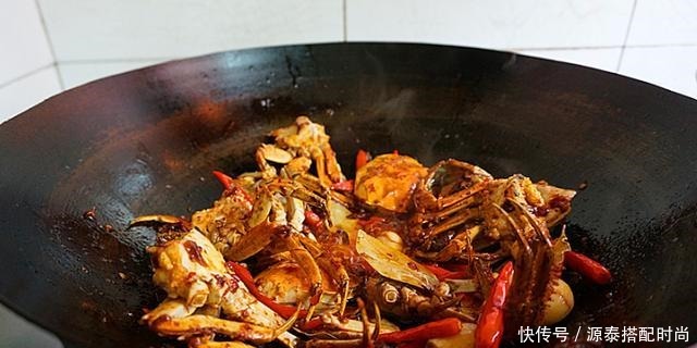 麻辣|又到了上市旺季,几块钱1斤,蟹黄满满肥到流油,鲜香麻辣吃到爽