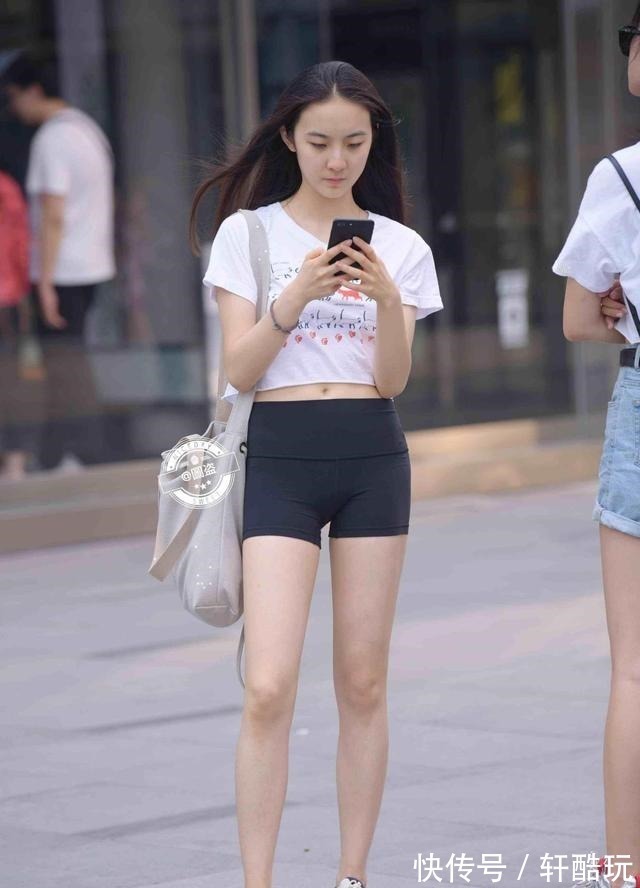 穿搭 个性独特的瑜伽裤穿搭稳重有气质,轻盈舒适又优雅,活力减龄!