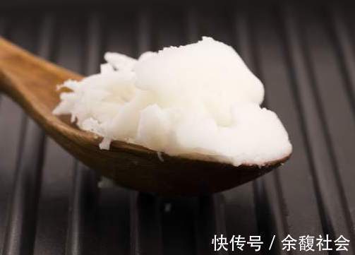 好吃|熬猪油有窍门，下锅前多做一步，又白又香没腥味，连油渣都好吃