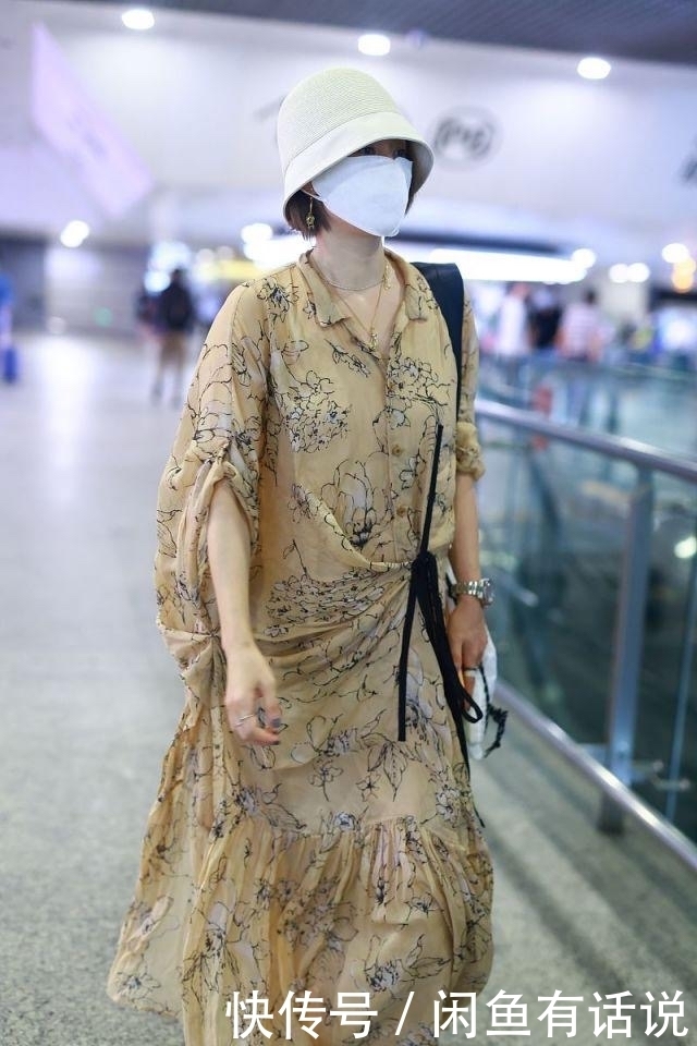 裙装|马伊琍向来随性，穿“大妈裙”腰大一圈，还配89块帆布鞋真接地气