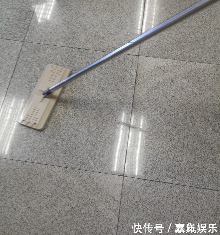 秋老虎|不听劝阻,父母坚持卧室铺瓷砖,入住2年后,只能说真香!