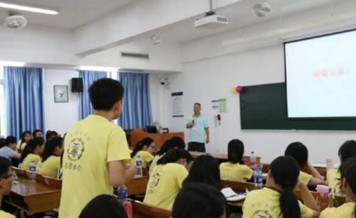 初中学霸看似“不用功”，但次次都能拿高分，原因离不开这几点