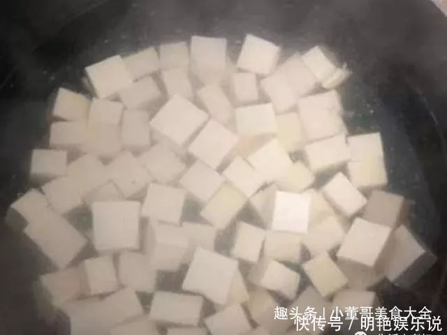 麻婆豆腐|做麻婆豆腐时,到底要不要焯水呢多加这一步,豆腐鲜嫩没腥味