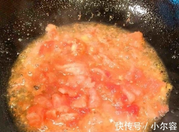 蒜片|夏天吃它正当季，和番茄一起烧，酸甜开胃不长肉，隔几天就想吃！