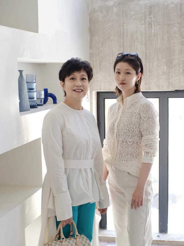 丝巾|4、50岁的穿衣技巧分享,摆脱大妈感,让你减龄又气质时尚感