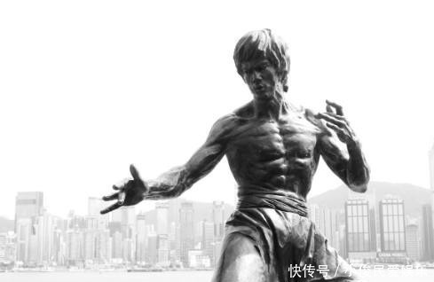 武术|李小龙,一代格斗宗师,一名著名演员,他不是神,但至今无法超越