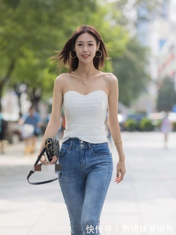 牛仔裤 想要紧身牛仔穿得有魅力,就要搭配高跟鞋,轻松“胜人一筹”!