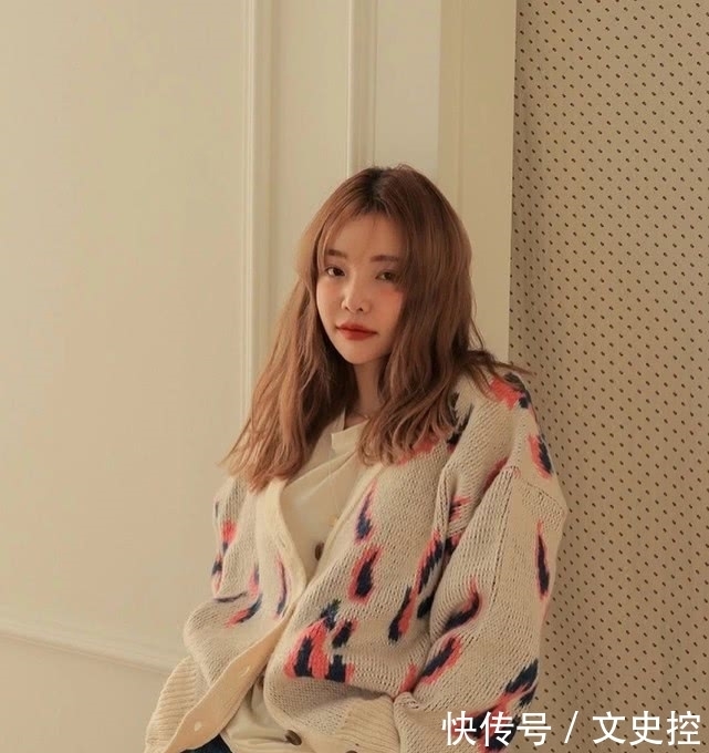 在家就别穿睡衣了,“奶奶衫”就算宅一周都很精致,还巨显瘦