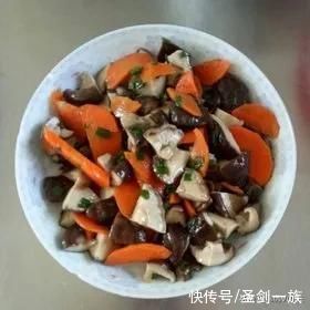 五一節宅家,推薦32款菜肴,有葷有素營養美味,特別好吃值得嘗試
泡椒牛肚乾貝煸筍臘肉炒粉條香辣啤酒小龍蝦板栗燒牛蛙蟹味菇滑蛋,蒜蓉豇豆乾煸花菜雞丁炒蝦仁五花肉燜腐竹包菜粉絲炒雞蛋香菇炒芹菜蔥油鮮香菇薑絲拌苦瓜老壇辣椒炒肉番茄雞蛋炒蝦仁紅燒雞翅油燜大蝦木耳燒肥腸滑炒杏鮑菇刀切蒜椒醬炒蝦仁干豆角燜肉皮香乾辣椒炒肉西芹炒杏仁香菇油麵筋海味怪味蝦黃酒燜蝦三汁燜雞翅洋蔥炒肥牛蒜泥五花肉奶白魚片